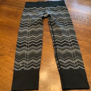 Chevron black and gray Lululemon leggings